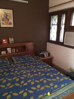 1 Rk+ Servant Room,Study Room,Extra Room,Store Room Apartment For Rent in DLF Phase V