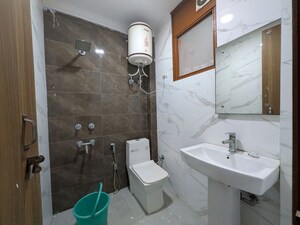 Team Area in 3 BHK Builder Floor at Neb Sarai – for Rent