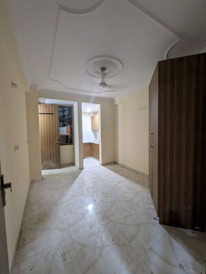 Room in 3 BHK Builder Floor at Neb Sarai – for Rent