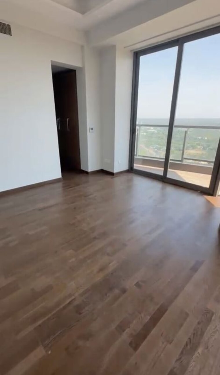 Room, paras-quartier-the-iconic-tower 4 Bedroom 6000 Sq.Ft. Apartment In Gwal Pahari Gurgaon 10402031