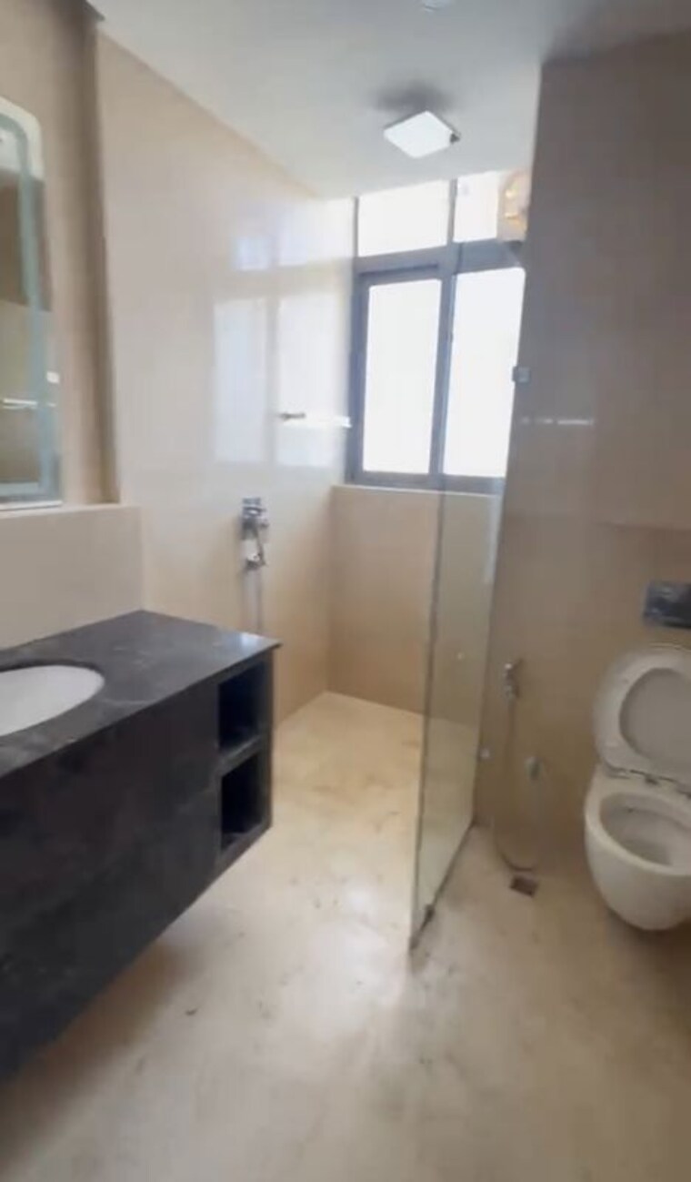 Bathroom, paras-quartier-the-iconic-tower 4 Bedroom 6000 Sq.Ft. Apartment In Gwal Pahari Gurgaon 10402031
