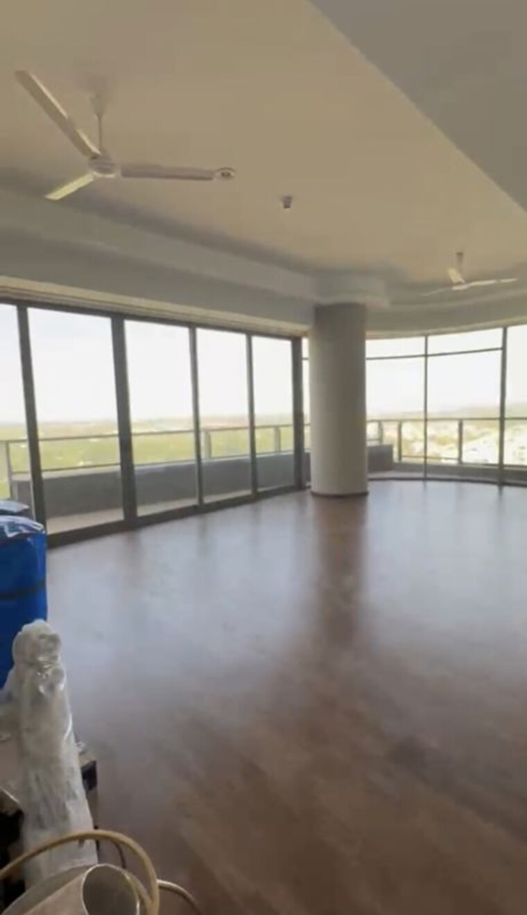 Room, paras-quartier-the-iconic-tower 4 Bedroom 6000 Sq.Ft. Apartment In Gwal Pahari Gurgaon 10402031