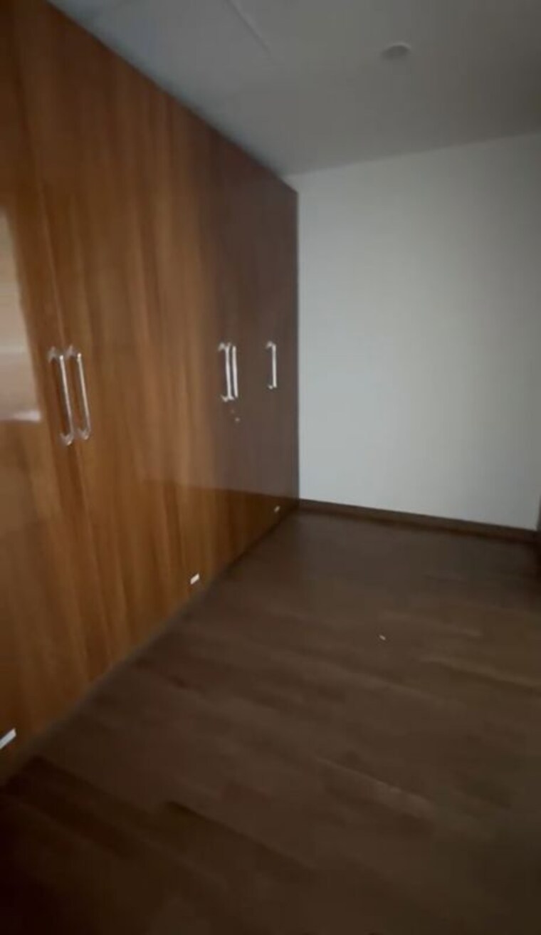 Cupboard, paras-quartier-the-iconic-tower 4 Bedroom 6000 Sq.Ft. Apartment In Gwal Pahari Gurgaon 10402031