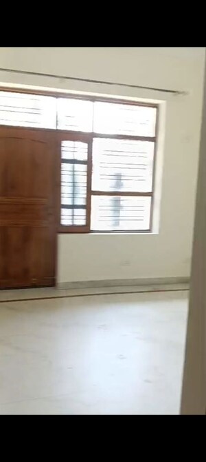 3 BHK Builder Floor For Rent in Sector 22b