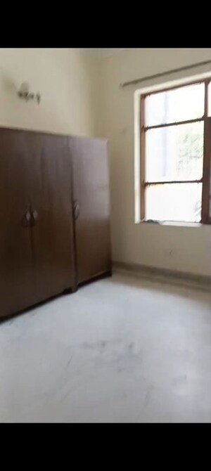 Room in 3 BHK Builder Floor at Sector 22b – for Rent