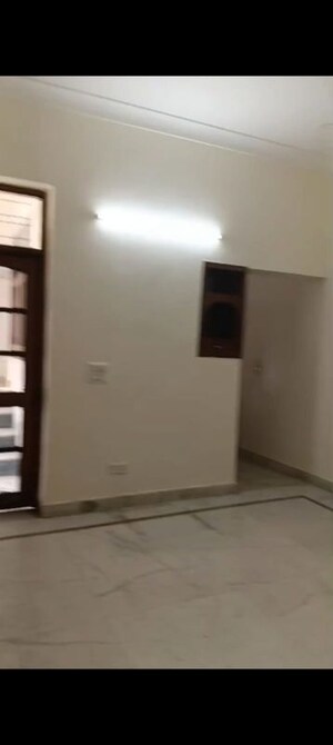 Room in 3 BHK Builder Floor at Sector 22b – for Rent