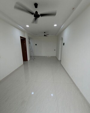 Room in 3 BHK Apartment at Chandak 34 Park Estate, Goregaon West – for Rent