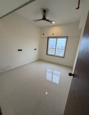 Room in 3 BHK Apartment at Chandak 34 Park Estate, Goregaon West – for Rent
