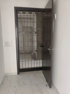 Room in 3 BHK Apartment at Casa Woodstock, Sector 16c Greater Noida – for Sale