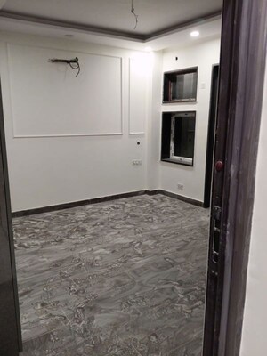 Room in 3 BHK Builder Floor at Ansal Plaza Sector-23, Sector 23 – for Rent