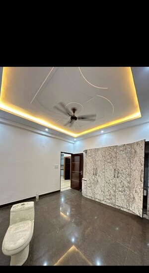 Room in 2 BHK Apartment at Kingwood Enclave, Wave City – for Sale