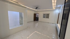 Room in 3 BHK Builder Floor at Hsr Layout Sector 2 – for Rent