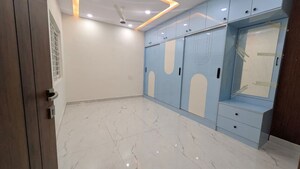 Room in 3 BHK Builder Floor at Hsr Layout Sector 2 – for Rent