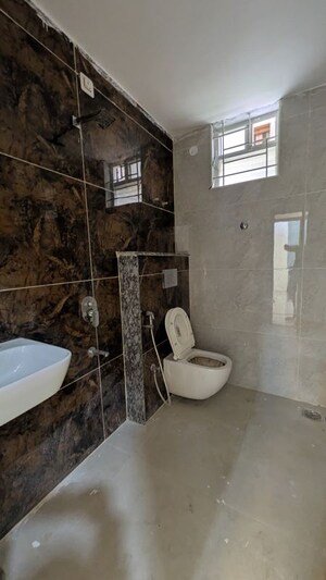 Bathroom in 3 BHK Builder Floor at Hsr Layout Sector 2 – for Rent