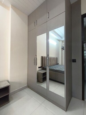 Bedroom in 4 BHK Builder Floor at Sector 57 – for Rent