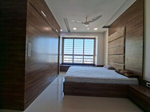 Bedroom in 4 BHK Apartment at Oberoi Springs, Andheri West – for Rent