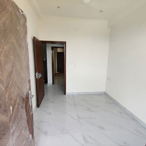 1 BHK Builder Floor For Rent in Sector 22b