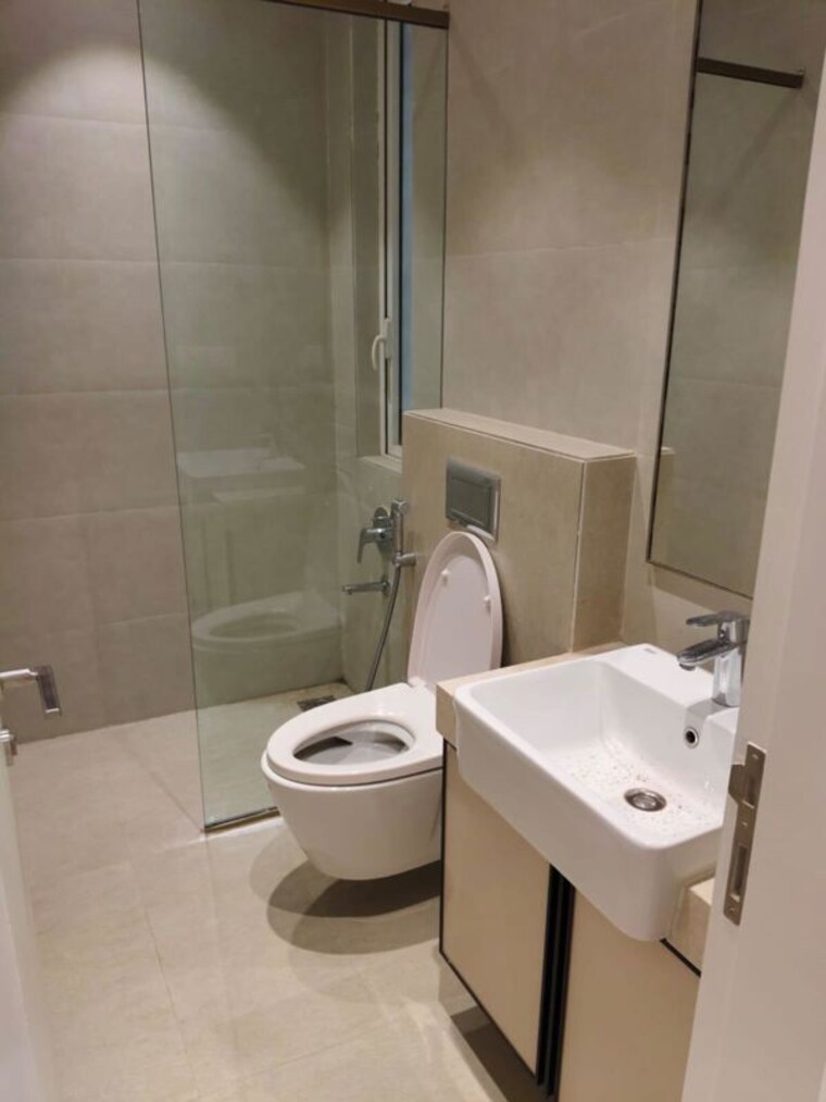 Bathroom, indiabulls-sky-forest 3 Bedroom 2590 Sq.Ft. Apartment In Lower Parel Mumbai 10402131
