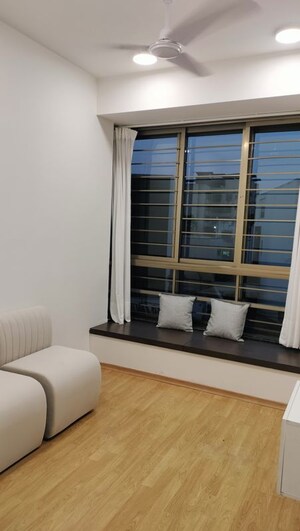 Room in 3 BHK Apartment at Oberoi Realty Woods, Goregaon East – for Sale