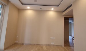 Room in 3 BHK Apartment at Ambience Creacions, Sector 22 – for Rent