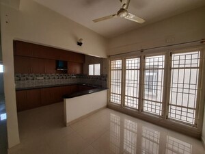 Room in 2 BHK Apartment at Hrbr Layout – for Rent