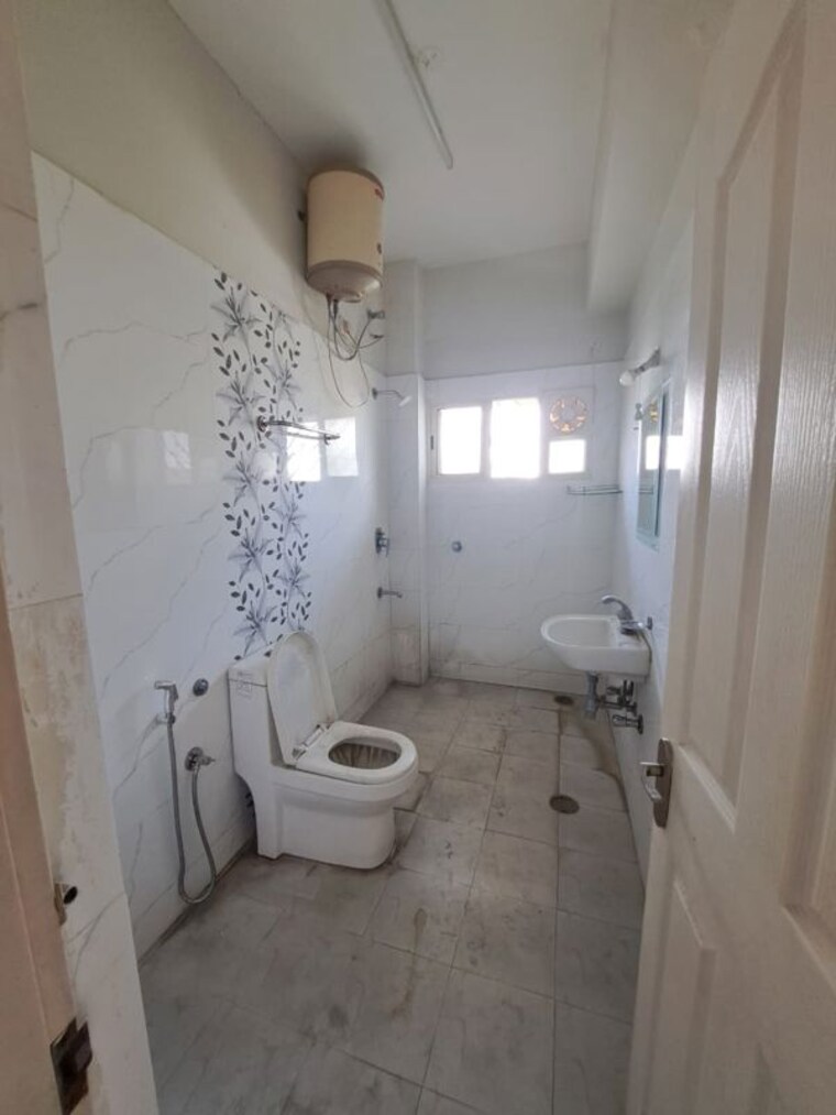 Bathroom, hrbr layout 2 Bedroom 1100 Sq.Ft. Apartment In Hrbr Layout Bangalore 10402136