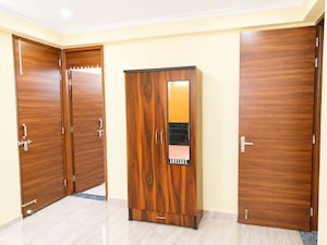 Room in  Builder Floor at Ansal Plaza Sector-23, Sector 23 – for Rent