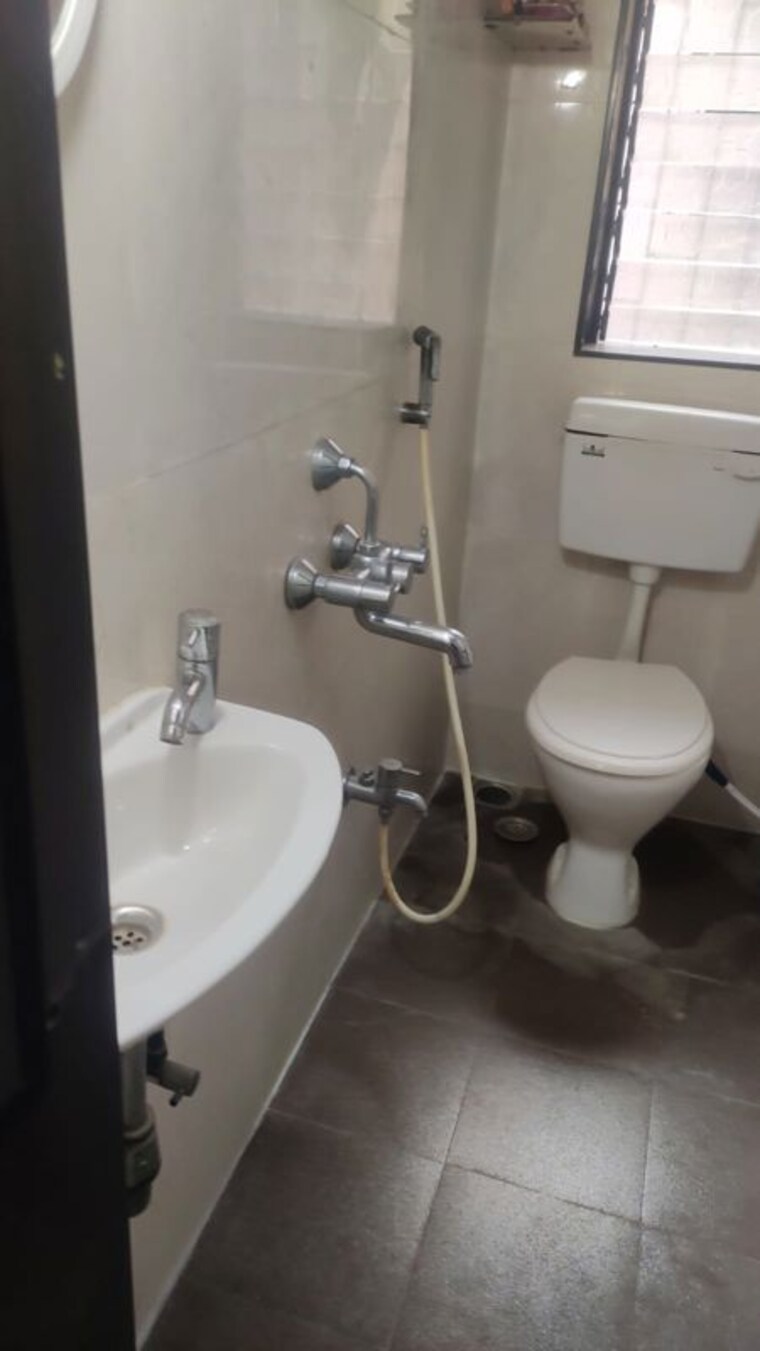Bathroom, kishor-darshan-apartment 1 Bedroom 600 Sq.Ft. Apartment In Andheri West Mumbai 10401761