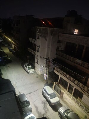 Team Area in 1 BHK Builder Floor at Kalkaji – for Rent