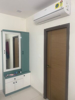 Room in 3 BHK Apartment at DSR Park Ridge, Nallagandla – for Rent