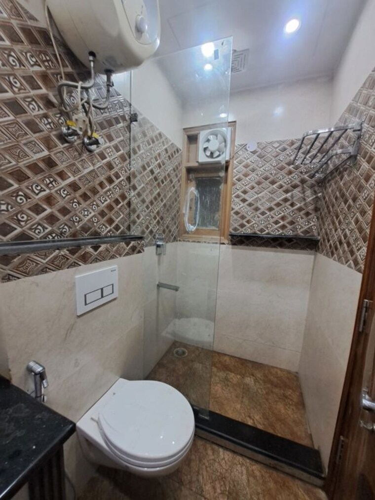 Bathroom, supertech-34-pavilion 2 Bedroom 1082 Sq.Ft. Builder Floor In Sector 34 Noida 10402197