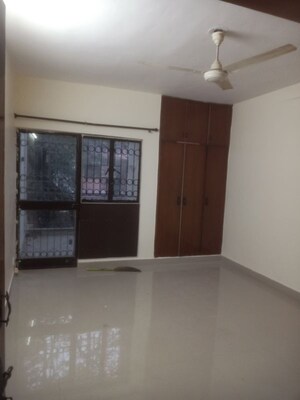 Room in 4 BHK Apartment at Jawahar Nagar – for Rent