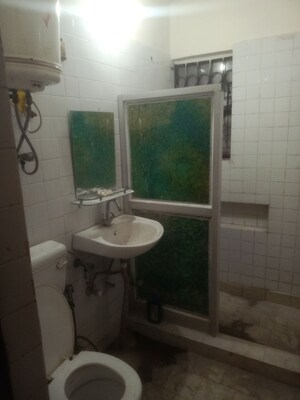Bathroom in 4 BHK Apartment at Jawahar Nagar – for Rent