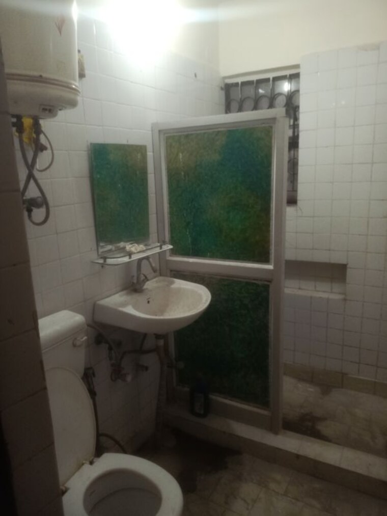 Bathroom, jawahar nagar 4 Bedroom 3000 Sq.Ft. Apartment In Jawahar Nagar Delhi 10402179
