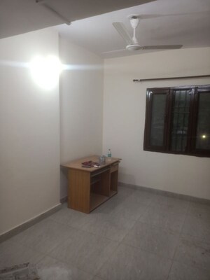 Living Room in 4 BHK Apartment at Jawahar Nagar – for Rent