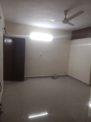Room in 4 BHK Apartment at Jawahar Nagar – for Rent