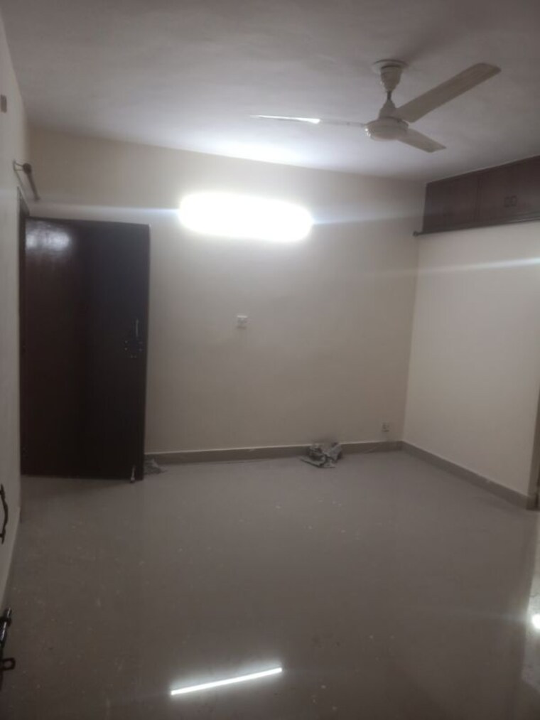 Room, jawahar nagar 4 Bedroom 3000 Sq.Ft. Apartment In Jawahar Nagar Delhi 10402179