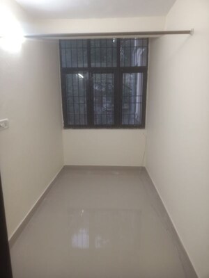 Room in 4 BHK Apartment at Jawahar Nagar – for Rent