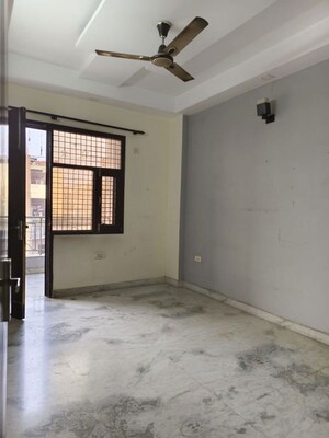 Room in 2 BHK Builder Floor at Indrapuram – for Sale