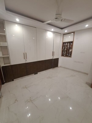Room in 2 BHK Builder Floor at Supertech Cape Town, Sector 74 – for Sale