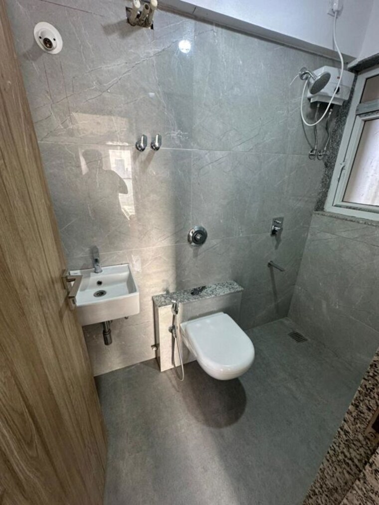 Bathroom, vaibhavlaxmi-address-51 2 Bedroom 620 Sq.Ft. Apartment In Bandra East Mumbai 10402256