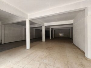 Room in  Showroom at Kadavanthara – for Rent