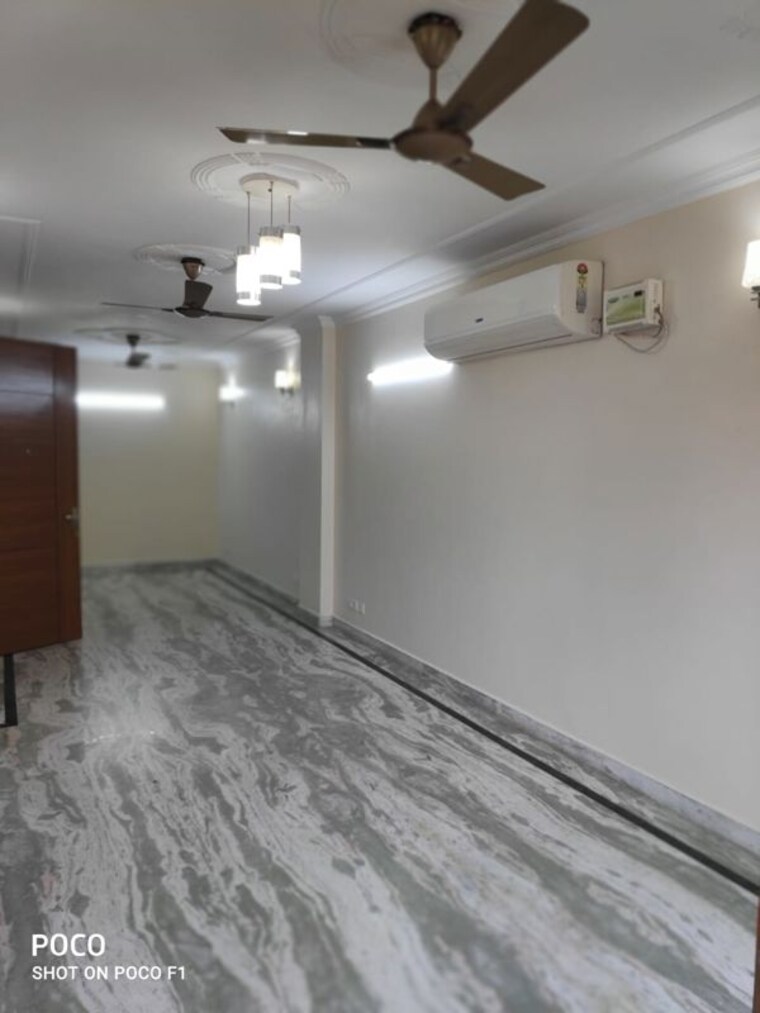 Room, lajpat nagar 4 3.5 Bedroom 2000 Sq.Ft. Builder Floor In Lajpat Nagar 4 Delhi 10402263