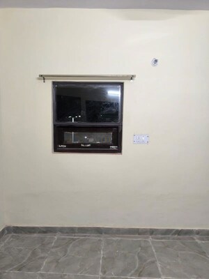 Furnished Amenities in 1.5 BHK Builder Floor at Sector 56 – for Rent
