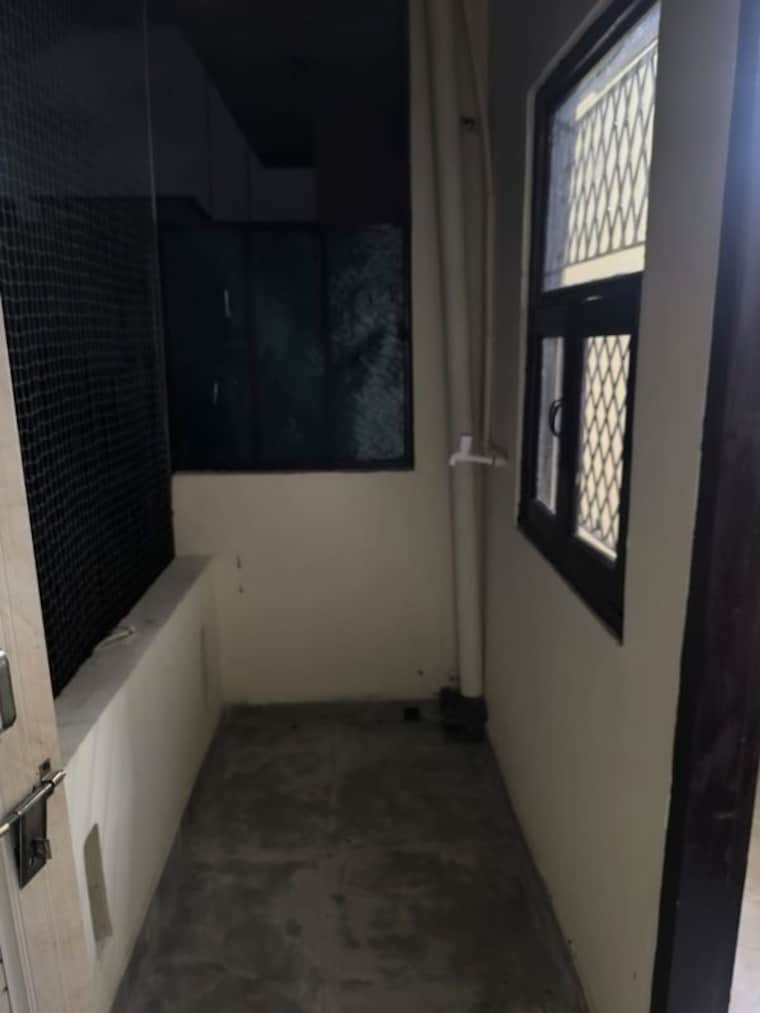 Bathroom, sector 56 1.5 Bedroom 550 Sq.Ft. Builder Floor In Sector 56 Noida 10402268