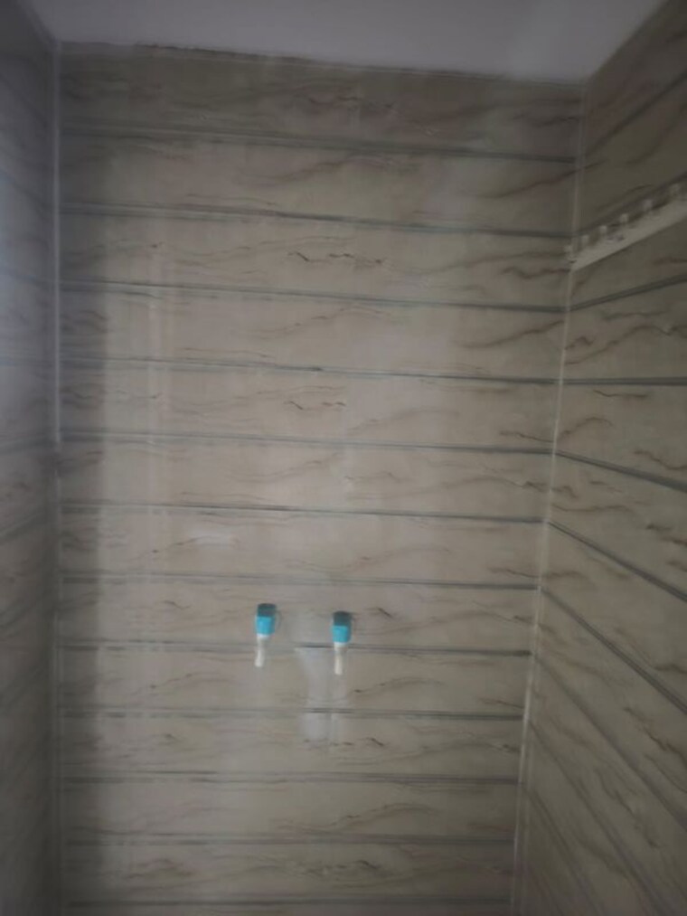 Bathroom, sector 56 1.5 Bedroom 550 Sq.Ft. Builder Floor In Sector 56 Noida 10402268