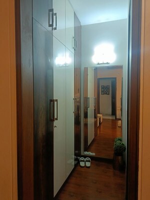 Building Lobby in 4 BHK Builder Floor at Unitech South City II, Sector 50 – for Sale