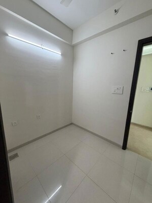 Room in 3 BHK Apartment at Raheja Imperia, Worli – for Sale