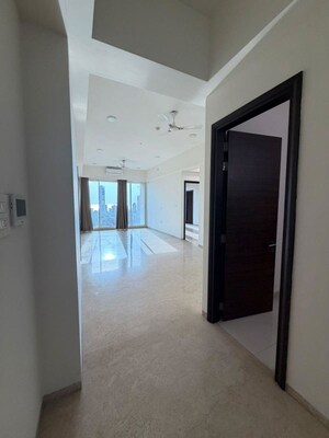 Room in 3 BHK Apartment at Raheja Imperia, Worli – for Sale