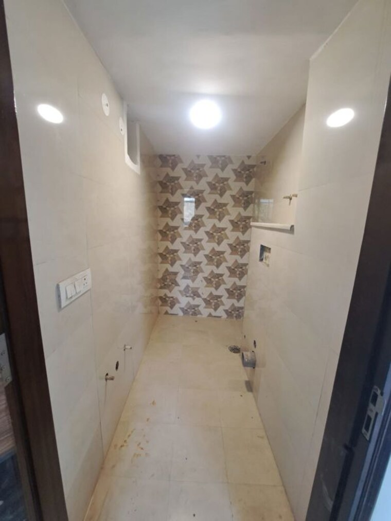 Bathroom, supertech-cape-luxe 2 Bedroom 2223 Sq.Ft. Builder Floor In Sector 74 Noida 10402289